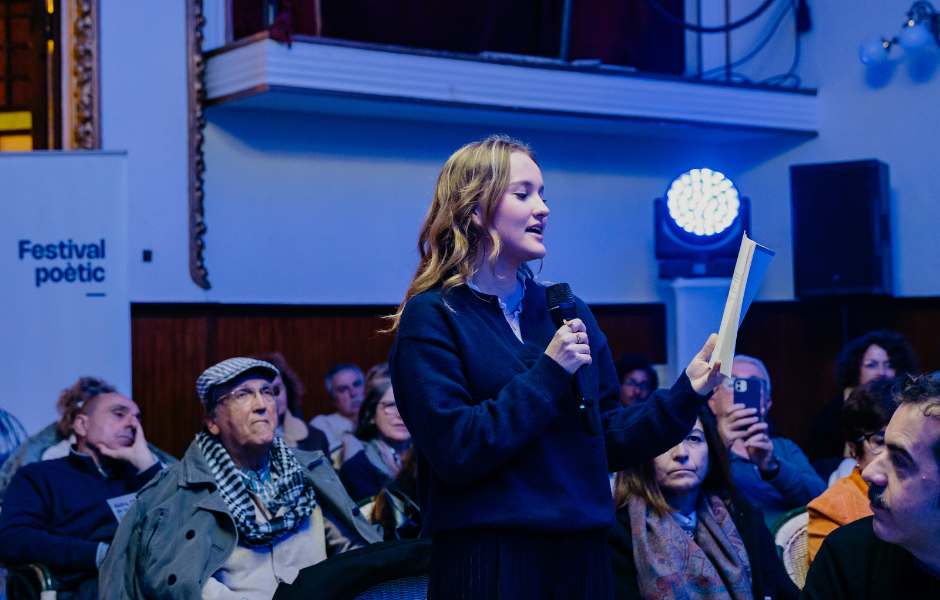 Alzira es transforma en illa de la lectura amb un festival que uneix tradició i joventut |
