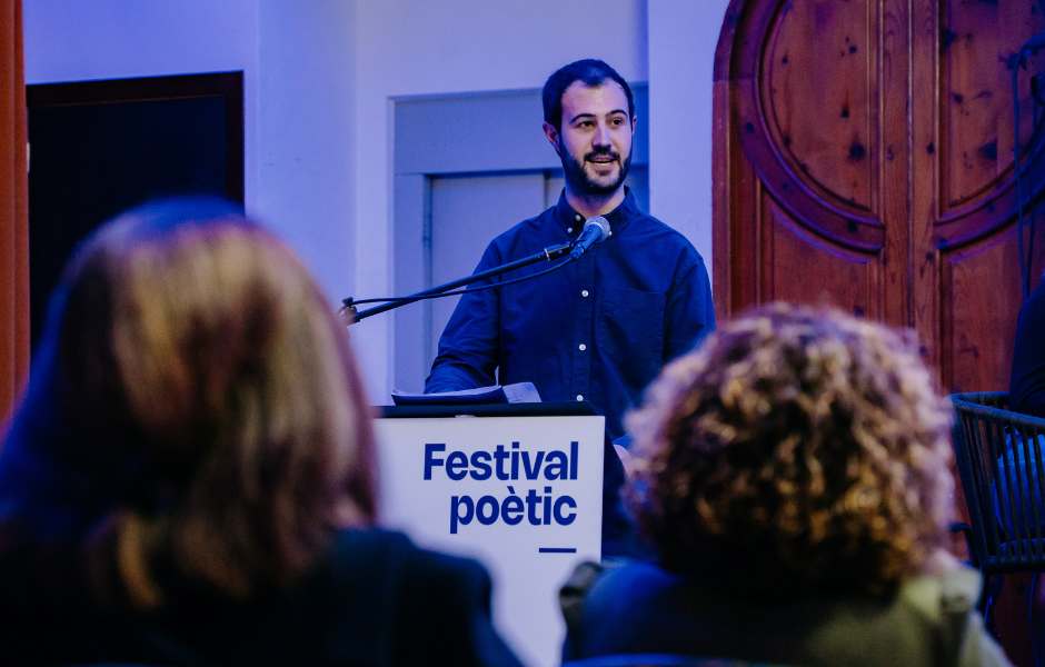 Alzira es transforma en illa de la lectura amb un festival que uneix tradició i joventut |