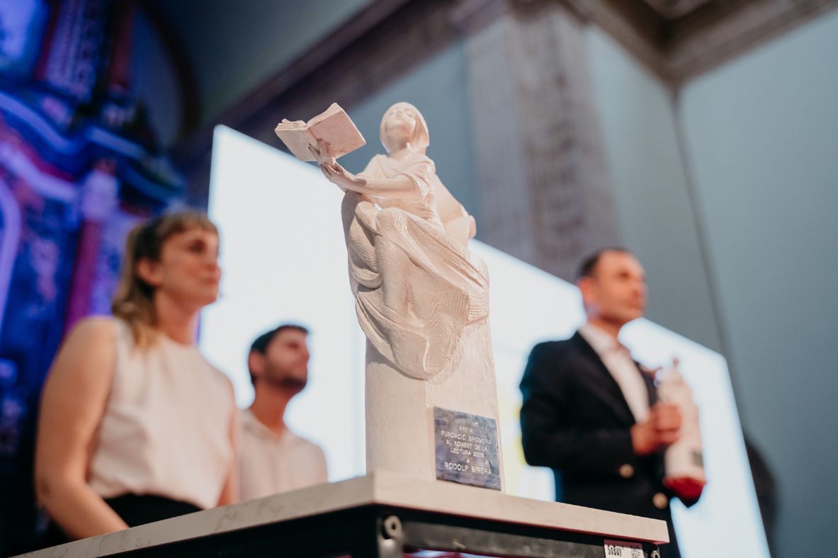 Joan F. Mira, la revista Camacuc i el projecte «L’Escriptor/a de l’Any» de l’AVL, guardonats amb els Premis Fundació Bromera 2026