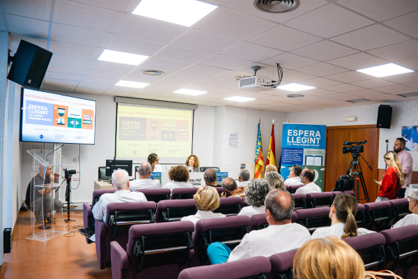 La Fundació Bromera i el Departament de Salut de la Ribera promouen la lectura en valencià. |