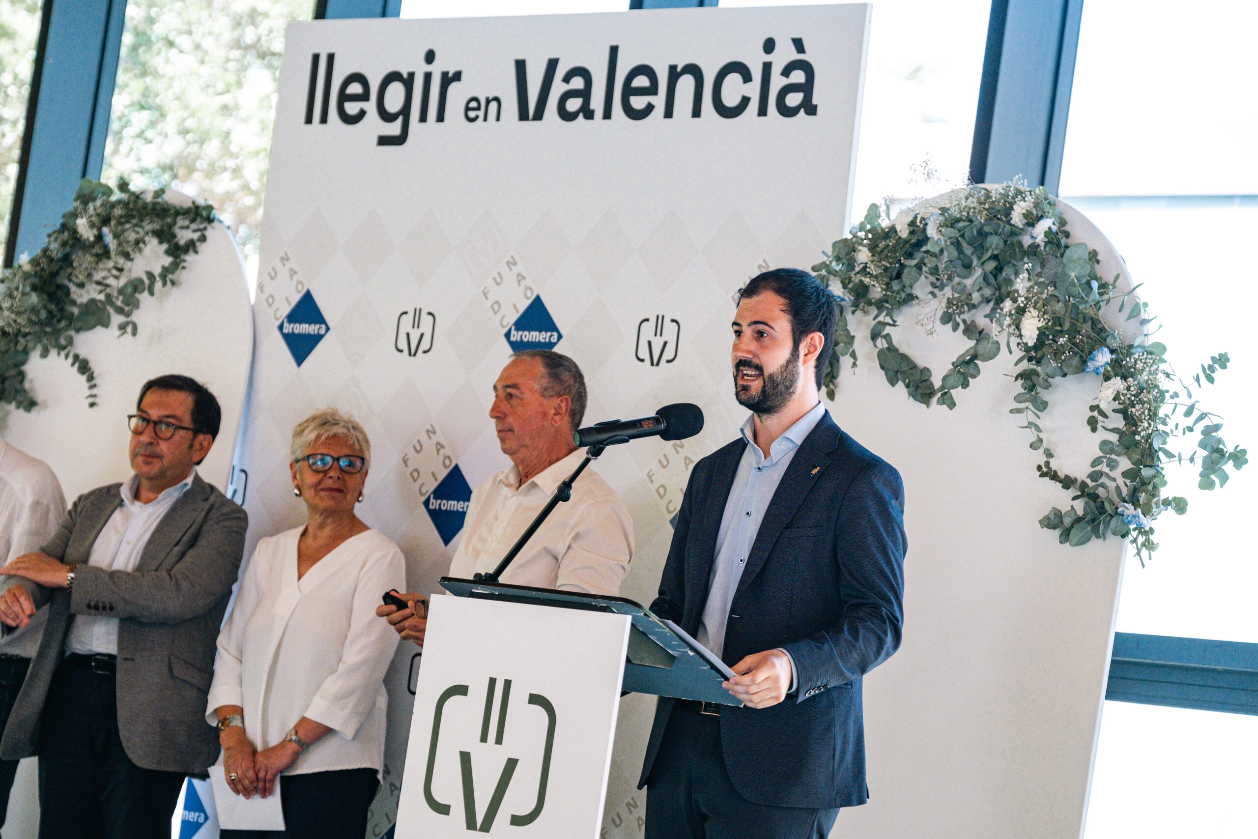 Onze relats en valencià recuperen la memòria de l’aigua |