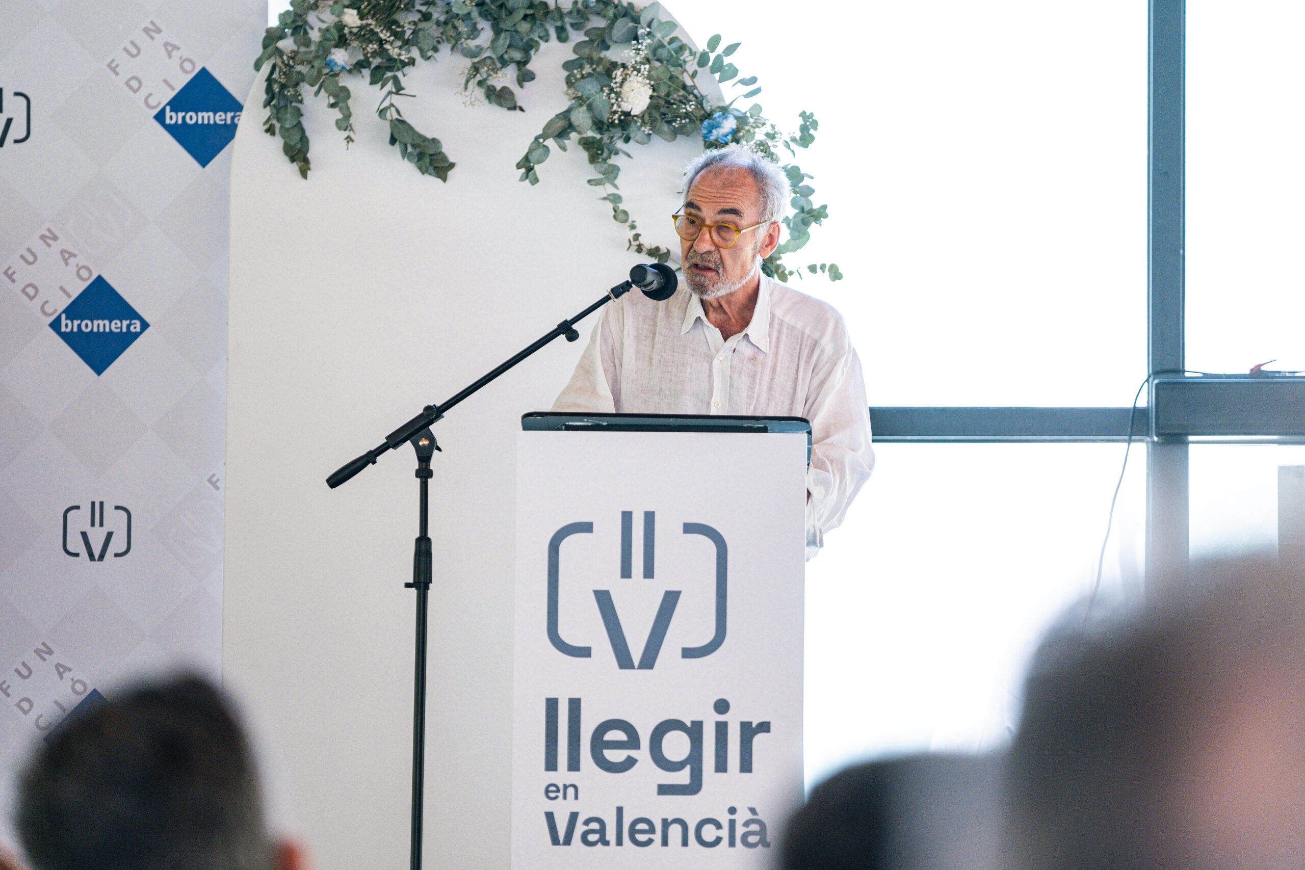 Onze relats en valencià recuperen la memòria de l’aigua |