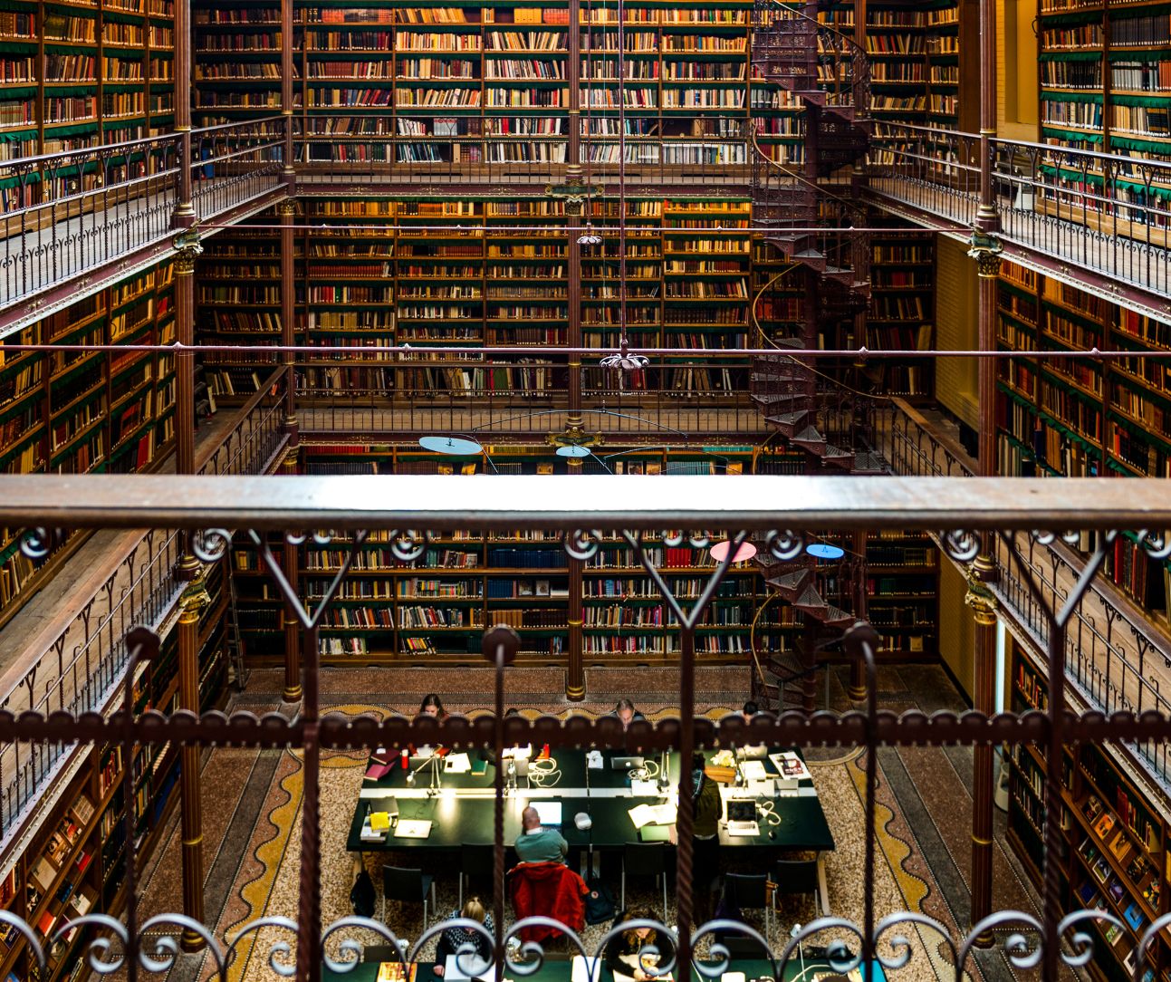Dia Internacional de les Biblioteques. Un dia per a llegir, recordar i protegir