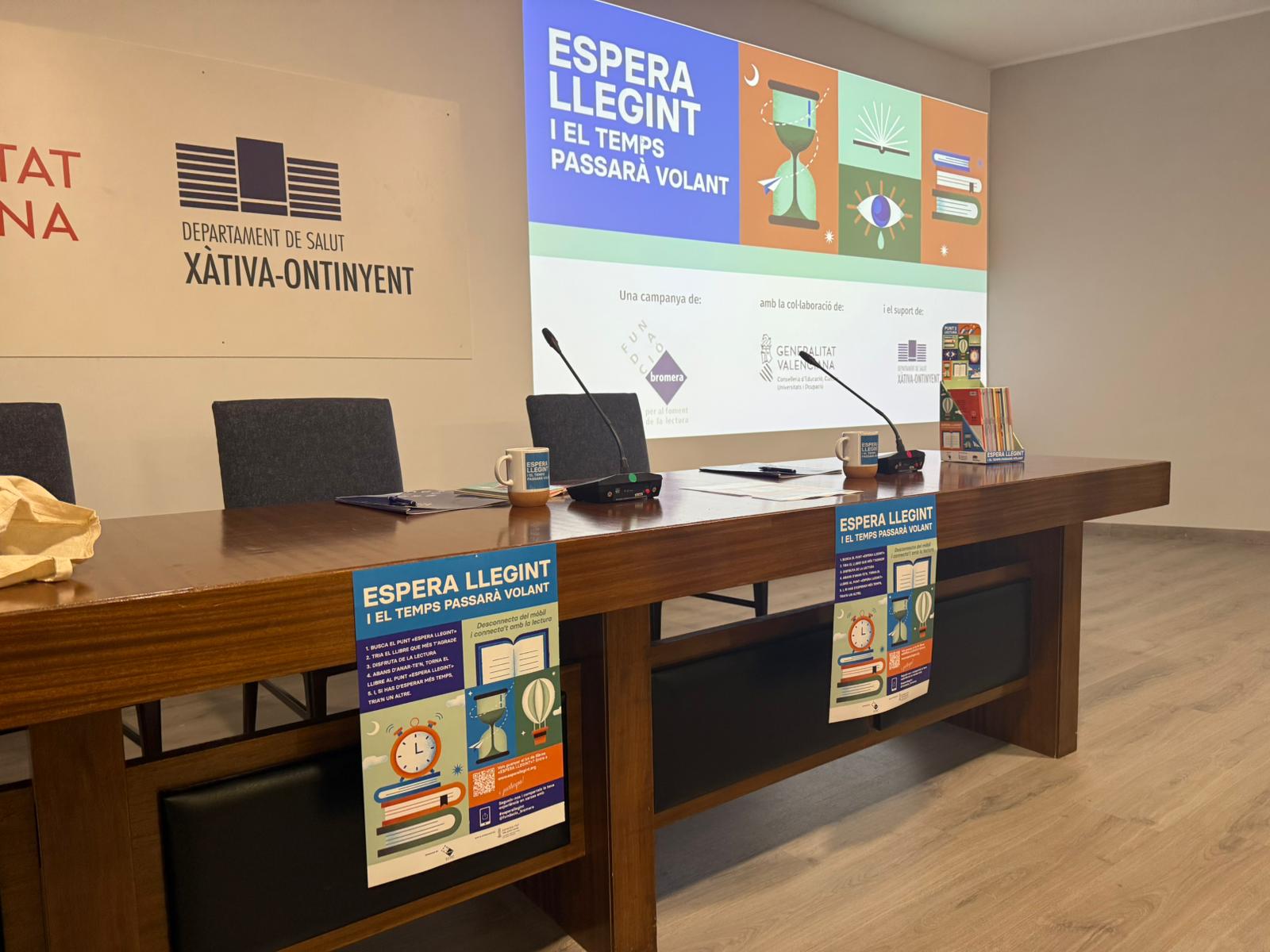 La Fundació Bromera i el Departament de Salut de l’Hospital de Xàtiva i Ontinyent promouen la lectura en valencià.